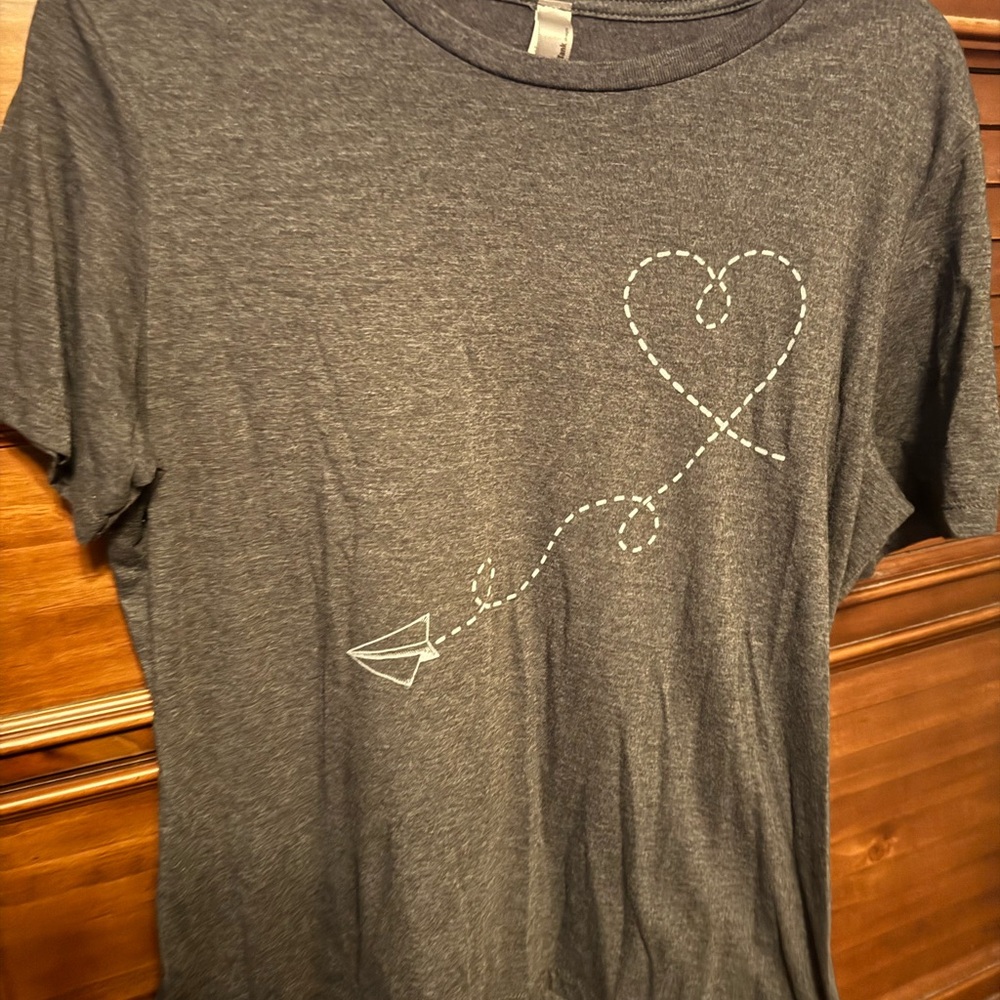 Charcoal Gray Women's Tee with Heart and Airplane Design